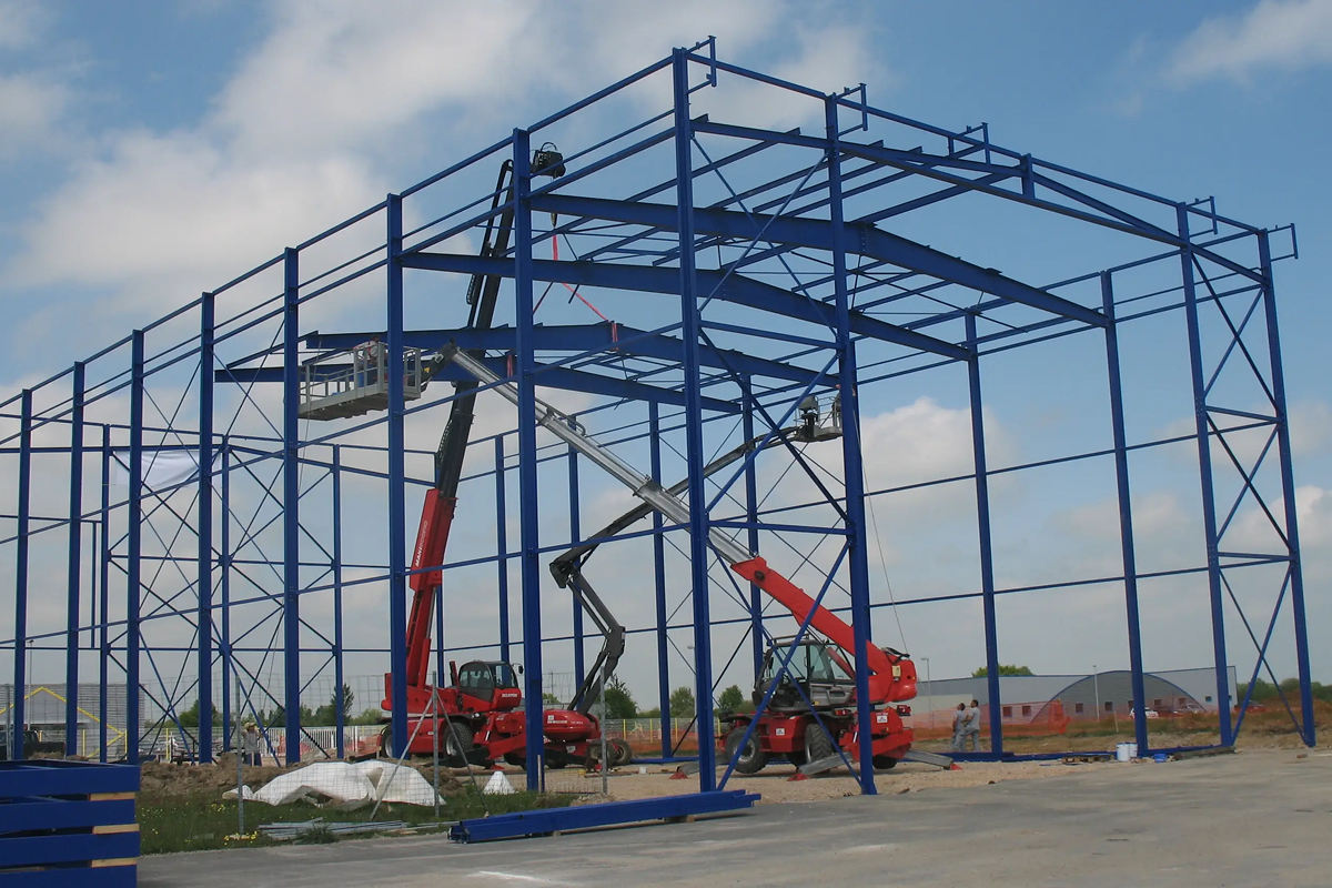 Hangar - VOLIRIS aérodrome de Moulins-Montbeugny (03)